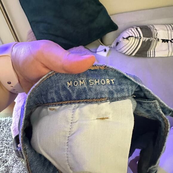 American Eagle Mom Denim Jean Shorts Pleated Medium Wash Womens Plus Size 18 - Picture 8 of 9